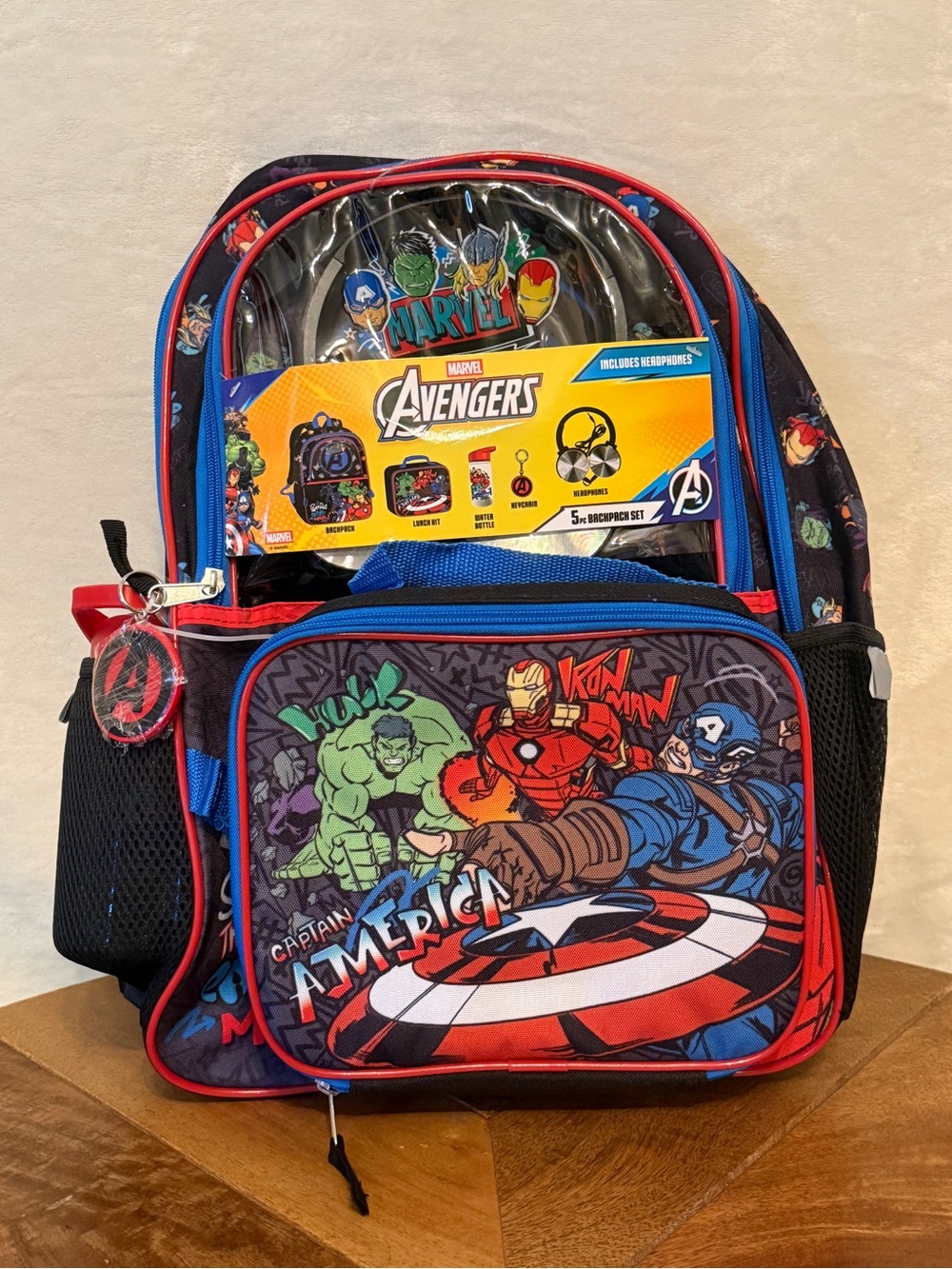 Marvel Avengers 5-Piece Backpack Set with Lunch Bag Headphones New